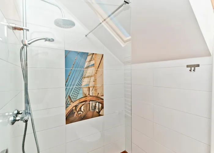 Horn 3* 亚斯塔尔尼亚